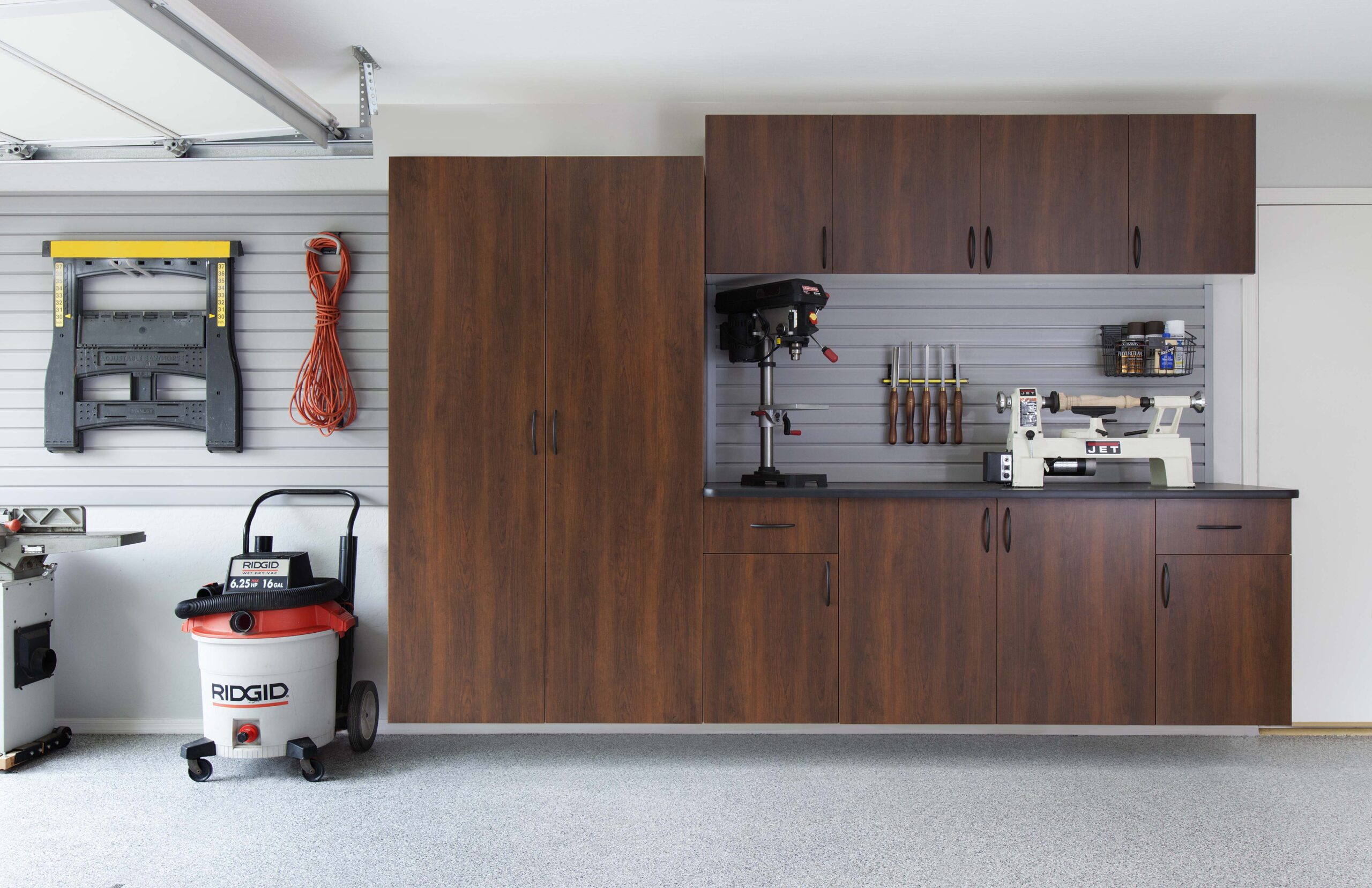 Coco-Cabinets-Ebony-Star-Counter-Gray-Slatwall-Smoke-Floor-Sep-2013