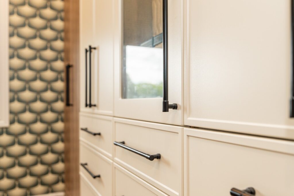 Walk-in Closet Ottawa Custom Closet Solutions